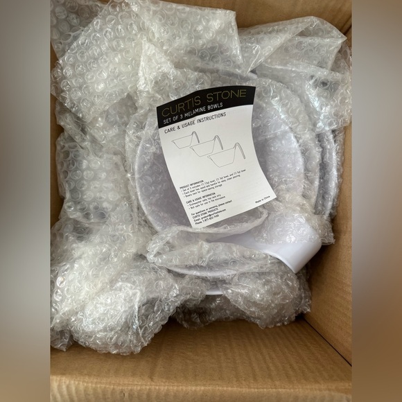 NIB Curtis Stone Hold Me Melamine Mixing Bowl with Handles and Spouts Set Of 3 - Picture 2 of 3